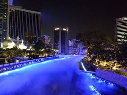 Kali ini, kami akan membawa kamu ke satu lokasi yang sungguh memukau iaitu salah satu pemandangan … River Of Life And Blue Pool Kolam Biru Tarikan Waktu Malam Terbaru Di Kuala Lumpur Ana Suhana