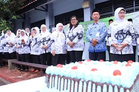Umur 18 tahun) adalah penyanyi dan aktris asal medan, sumatra utara. Peringatan Hari Guru 2017 Smkn 57 Jakarta Smkn57jkt Sch Id