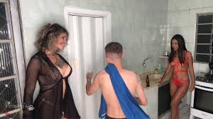 Venham ver Threesome com casal brasileiro, fudendo a amiga casada. - XNXX. COM