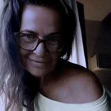 Dalla splendida Sardegna, buon ferragosto a tutti e buona Festa  dell'Assunta🌹 #ferragosto2022 #nofilter>> Dal profilo ufficiale di Lorella  Cuccarini