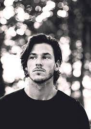Gaspard Ulliel Tumblr Gaspard Ulliel Medium Length Hair Men Long Hair Styles Men