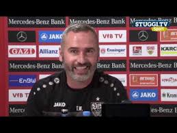 „dabei wurde zunehmend deutlich, dass unterschiedliche ansichten über die entwicklung des kaders zur realisierung unserer. So Erklart Vfb Trainer Tim Walter Die 2 6 Klatsche In Hamburg Youtube