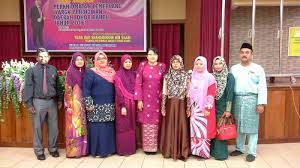 Anugerah disampaikan oleh timbalan pengarah pendidikan negeri kedah, tuan haji roslee. Majlis Penyampaian Anugerah Perkhidmatan Cemerlang 2016 Blog Rasmi Smk Skudai Johor Bahru