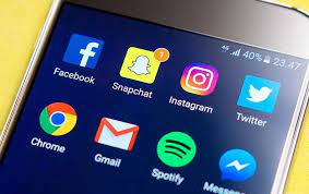 Facebookovi Investitori Zele Smjenu Marka Zuckerberga Social Media Detox Social Media Jobs Social Media Trends