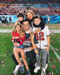On sunday, brady shared a rare photo of his ex. Tom Brady Shares Rare Family Photo With Ex Bridget Moynahan And Wife Gisele Bundchen Hello