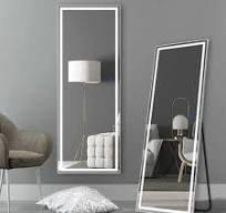 L'usine de miroir de lumière avant propose un miroir pleine ...