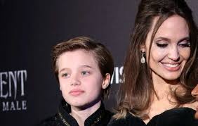 Filha de Angelina Jolie e de Brad Pitt vai mudar de sexo