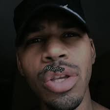 Creo que ya es hora de tener el millón de likes❤✍🦁