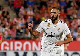 احتفل البرازيلى مارسيلو لاعب وسط ريال. ÙƒØ±ÙŠÙ… Ø¨Ù†Ø²ÙŠÙ…Ø§ Ø£ÙØ¶Ù„ Ù„Ø§Ø¹Ø¨ ÙÙŠ Ø±ÙŠØ§Ù„ Ù…Ø¯Ø±ÙŠØ¯ Ù‡Ø°Ø§ Ø§Ù„Ù…ÙˆØ³Ù… Ù‚Ù†Ø§Ø© Ø§Ù„ØºØ¯