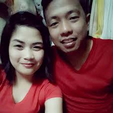 CHRISTMAS IS IN THE AIR! Two weeks before Christmas, visitors enjoy the  colorful lights at Bikoy's Christmas Village in Sta. Maria, Bulacan.  (Photos courtesy of Christophere Carlos Antonio)