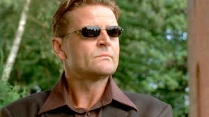 Til højre ved den gule hund (2003)