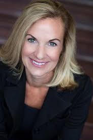 The Queen of Everything : Caletti, Deb: Amazon.in: Books