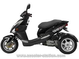 Le scooter 3 roues est accessible aux détenteurs du permis a ou du permis b (permis auto), après une courte formation de 7 heures*. Pgo Tr3 50 2014 Le Seul Scooter 3 Roues De 50 Cm3 Moto Station