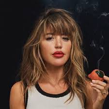 Long Wavy Hair With Fringe Bangs Hair Styles Long Hair Styles Long Wavy Hair