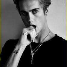 Aiden Moon (aidenfiremoon)