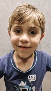 Ah, essas quatro... . Um ano tão difícil e desafiador para nossa família. .  Momentos de angústia, de insegurança, incertezas. . Rezamos, pedimos tanto  a Deus que nos desse força e sabedoria