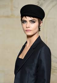 2018 february 27 christian dior front row paris fashion week womenswear fall winter 2018 2019 cara delevingne modell beruhmte schonheit
