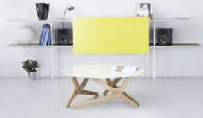 Mesa de centro elevable con cristal de color negro. Muebles Transformables Y Convertibles Que Tienen Varios Usos