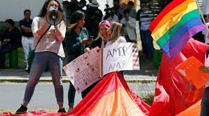 Ecuador aprobó matrimonio igualitarioecuador dio vía libre el miércoles al matrimonio igualitario tras un histórico fallo de su máximo tribunal que modifica la constitución y desafía a la iglesia católica. Onu Ecuador Saluda Matrimonio Igualitario Todos Los Seres Humanos Nacen Libres E Iguales En Dignidad Y Derechos El Comercio