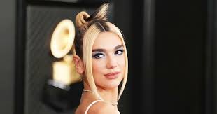 Thick, thin, straight, or curly — and are great on any face shape! Dua Lipa Says New Side Swept Bangs Were An Accident Details