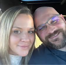 Can anyone recommend someone who can sand and stain wooden floors? Thanks! 