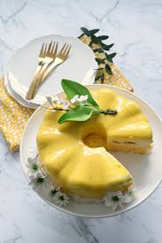 As The Weekend Approaches My Thoughts Start Drifting Toward Two Things A Food And B Friends It Doesn T Matter If It S An Ape Food Entremet Almond Recipes