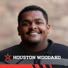 Meet Houston! He is a Stars Pastor at our Peoria campus that helps manage  our football and baseball programs. Houston's favorite sport is football  and loves the San Francisco 49ers. As a