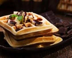Recette De Gaufres Sucrees A L Ecrase De Bananes Sauce Au Chocolat Light Sans Beurre Ni Creme Recette Gaufre Sucre Gaufres Recette Gaufre