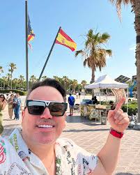 Balmiro feat La Grilla @adelmocokis . . Si van a pagar La Luz vamos a  organizarnos porfavor 🤪. . Demasiado desordenado ese @alvaritocastilloac y  su amigo .