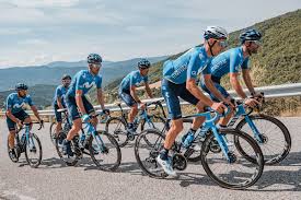 When a movistar rider refused to obey team orders on live tv last year in the team's home grand tour, fans everywhere were left to wonder what the heck was going on back in the team car. Blau Ist Die Farbe Des Sieges Fizik Fizik