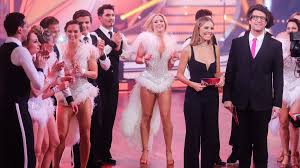 Each couple performs predetermined dances and. Let S Dance Rtl Funkt Es Vielleicht Bei Diesem Let S Dance Paar Tv