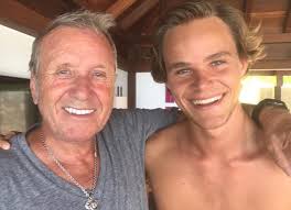 According to our records, yves renier is possibly single. Yves Renier On Twitter Jules Et Son Daron