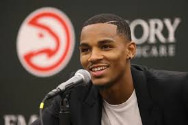 Atlanta trades for Dejounte Murray, sends three draft picks to Spurs