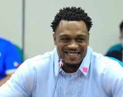 Brownlee's naturalization bill gets approval from Senate justice committee