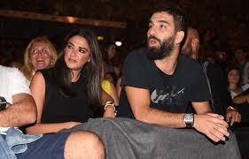 Barcelona'da forma giyen yıldız futbolcu arda turan, instagram hesabından çok konuşulacak bir paylaşımda bulundu. Arda Turan Aslihan Dogan I Instagram Da Takibe Aldi