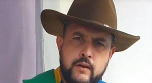 Embaixada brasileira encontrou caminhoneiro foragido em hotel e enviou . Yyp4m Sdrl Omm