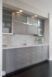 50 Outstanding Kitchen Backsplash Ideas Gray Cabinets Kitcheninteriordesign Kitchen Cabinets And Backsplash Backsplash With Dark Cabinets Kitchen Renovation