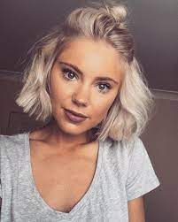 Platinum Blunt Chin Length Messy Bob Chin Length Hair Hairdos For Short Hair Hair Styles