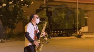 Năm 1993, trần mạnh tuấn nhận giải thưởng nghệ sĩ saxophone xuất sắc của việt nam trong liên hoan ca nhạc nhẹ chuyên nghiệp toàn quốc tại đà nẵng. Nghá»‡ SÄ© Saxophone Tráº§n Máº¡nh Tuáº¥n Biá»ƒu Diá»…n Táº·ng Bá»‡nh Nhan F0 Táº¡i Bá»‡nh Viá»‡n Da Chiáº¿n Tp Hcm