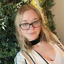 Sharon Crabill's Instagram, Twitter & Facebook