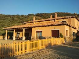 Contamos con un sin número de plantas medicinales, aliños y hortalizas en macetas de madera en tamaños fáciles de manejar dentro de nuestra cocina, comedor, balcón o terraza. La Huerta De Los Nogales Prices Ranch Reviews Herrera Del Duque Spain Tripadvisor