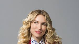 Sarah Carter as Holly