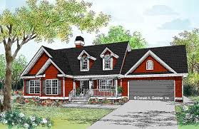 A Feeling Of Spaciousness Pervades The 1 346 Square Feet Of This Cozy Country Plan Thanks To A Large Open Common Farm Style House House Plans Best House Plans