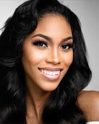 Lisa Augustin's Instagram, Twitter & Facebook