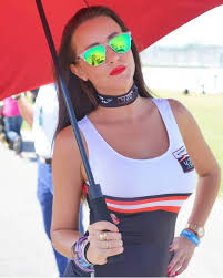 As the indian grand prix gets set for its second f1 race, the glamour and style of racing here has been increased by several notches with new grid girls in a completely new look. Grid Girls Italy Home Facebook