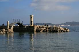 A La Sortie De Sainte Maxime En Direction De Saint Tropez Vue Sur Le Clocher De Saint Tropez En Arriere Plan Un Site Super Sainte Maxime Saint Tropez Frejus