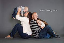 100 Fun Family Photo Ideas For 2019 Shutterfly Studio Family Portraits Photography Poses Family Fun Family Photos