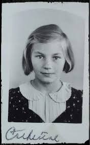 Ellen Bonham's Instagram, Twitter & Facebook