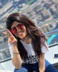 سارة ميلاد on instagram ابتسم ف لا أحد يستحق ان تغير ملامحمك الجميلة لأجله صباح الخير جمعة مباركة sunglasses women women fashion