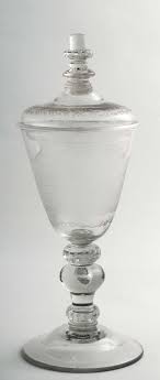 Gryten er utstyrt med glasslokk som lar deg ha større kontroll. Pokal Bogstad Gard Digitaltmuseum